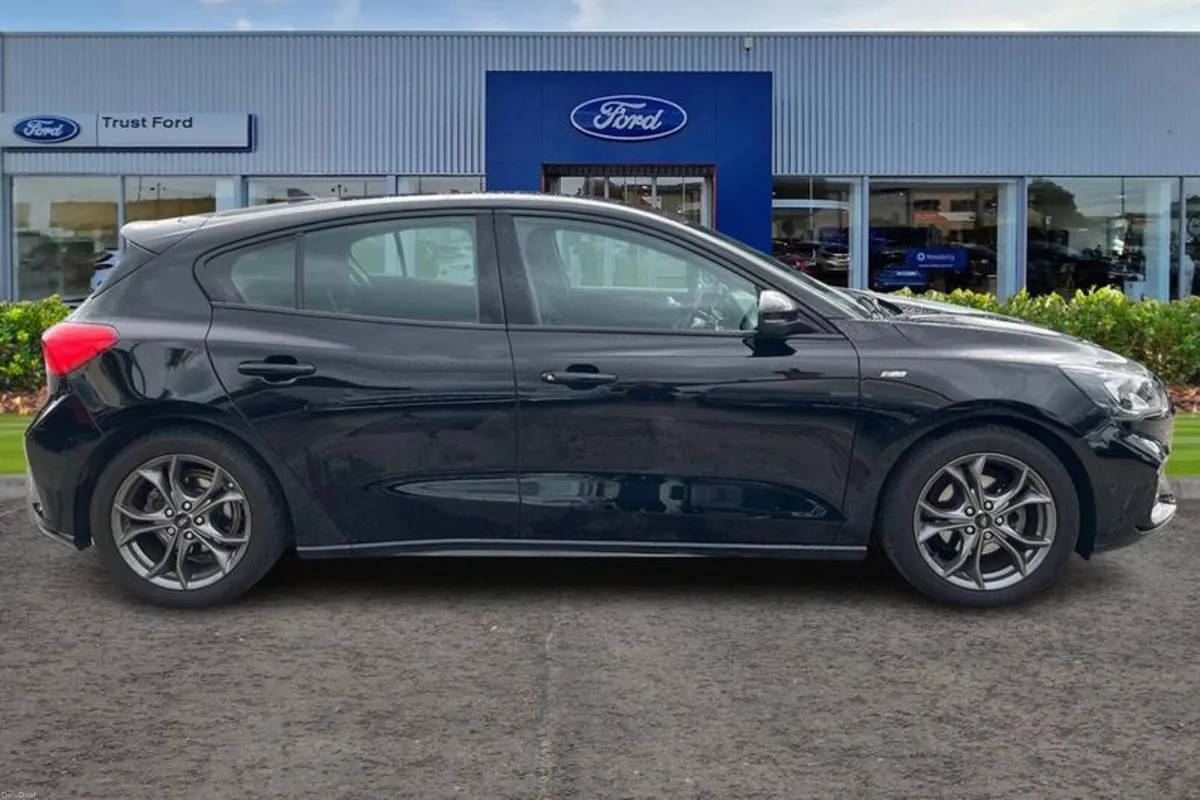 Ford Focus 1.0 EcoBoost 125 ST-Line 5dr- Apple Car - Image 3