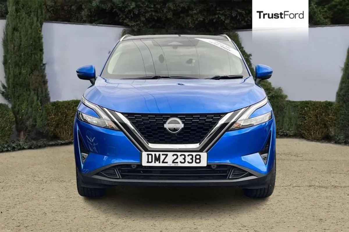Nissan Qashqai 1.3 DiG-T MH N-Connecta [Glass Roof - Image 6