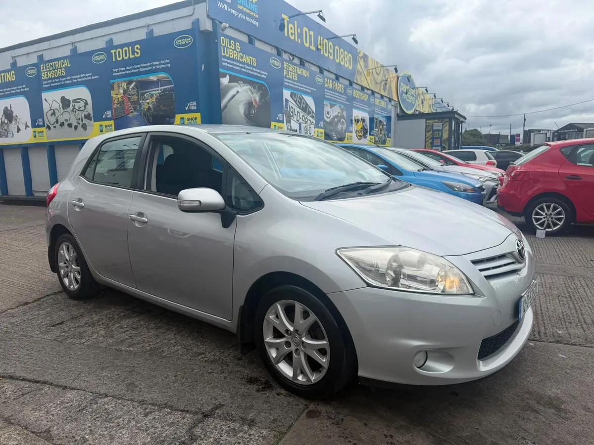Toyota Auris 2012 - Image 5
