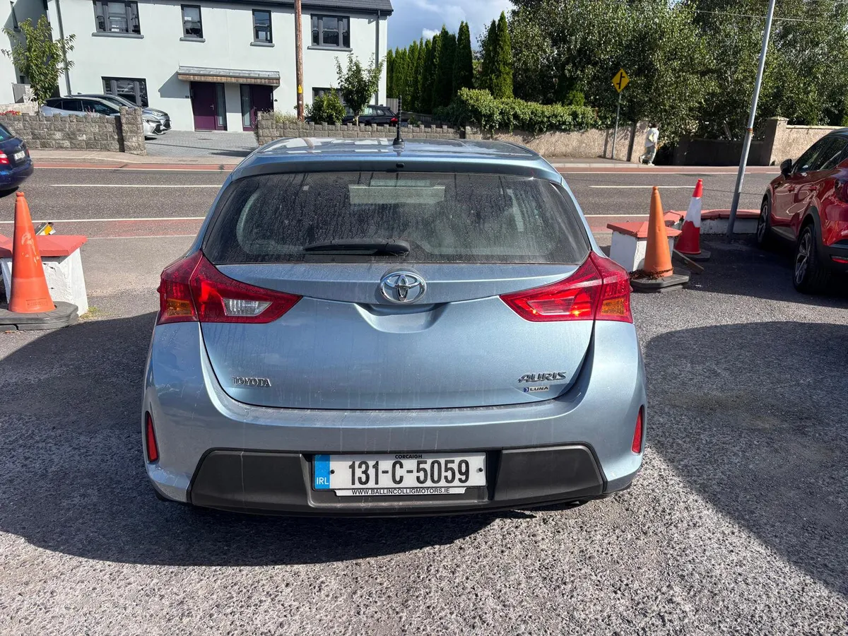 Toyota Auris 2013 NEW MODEL  1.4 DIESEL  LOW MILES - Image 5