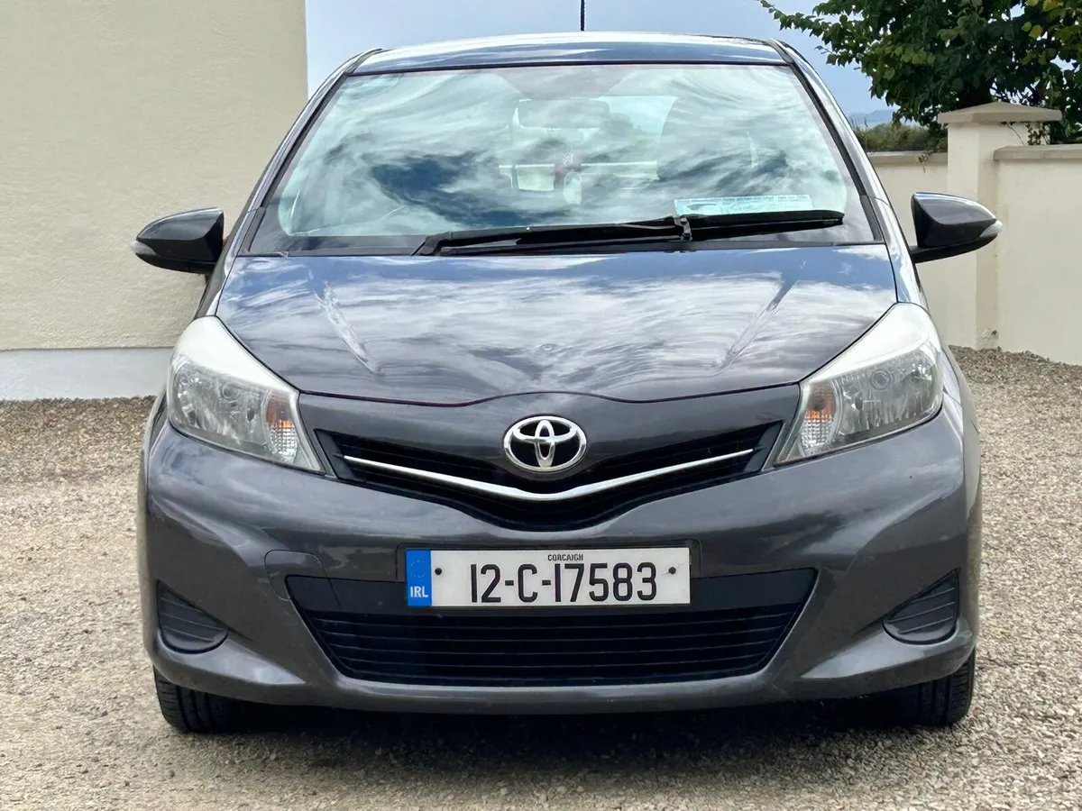 12 toyot yaris one litre nct 4/27 mint condition - Image 4