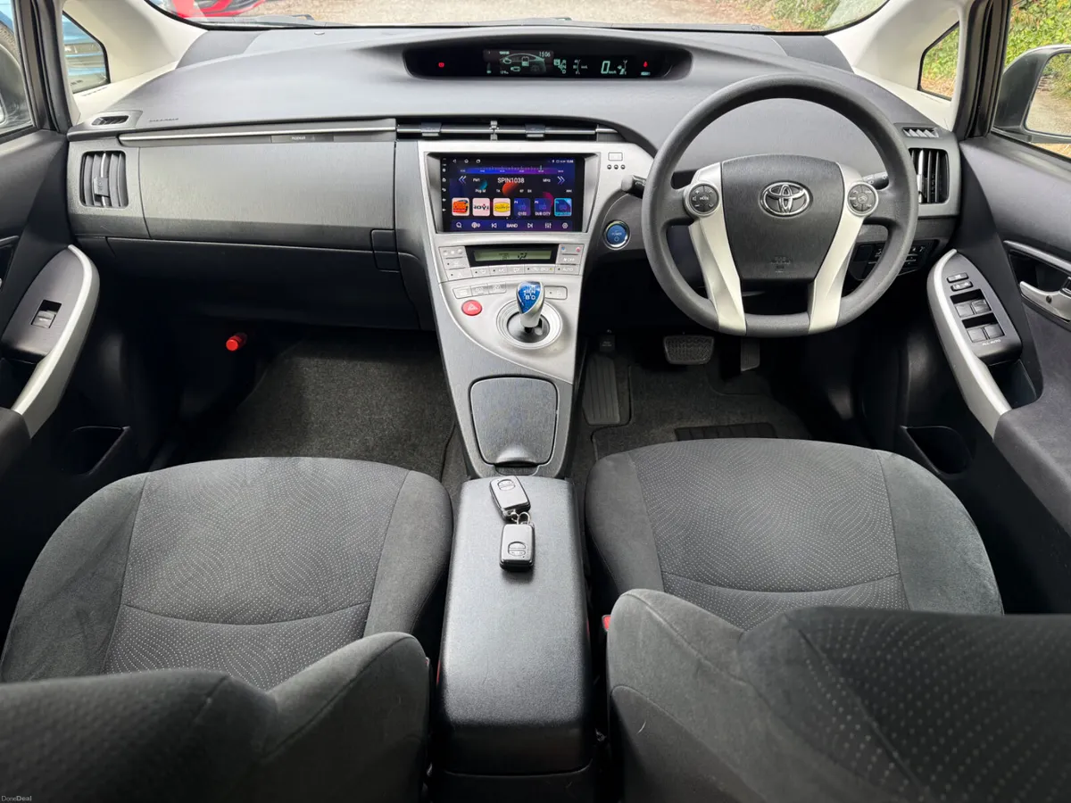 Toyota Prius - Image 5
