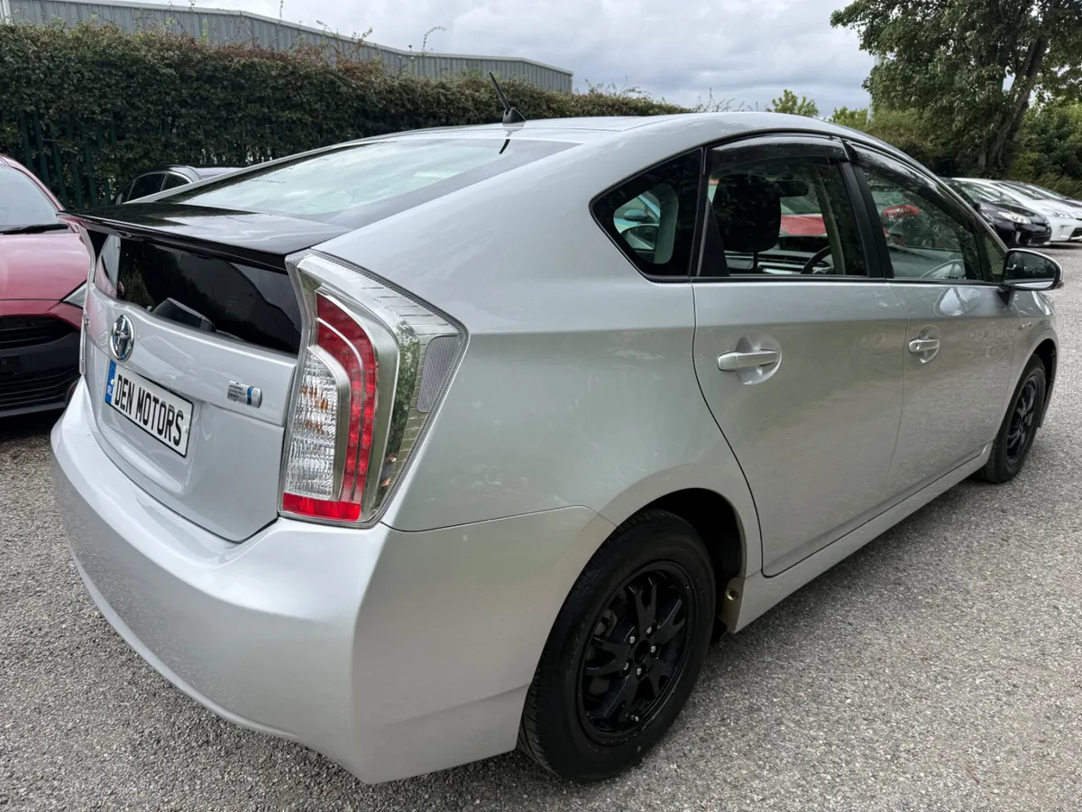 Toyota Prius - Image 3
