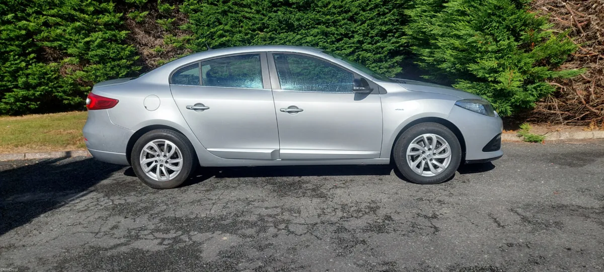 Renault Fluence 2017 - Image 2