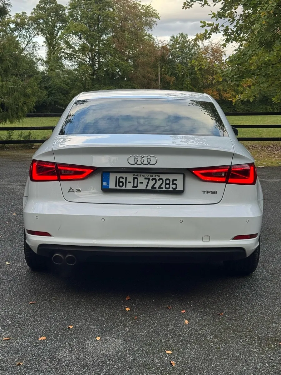Audi A3 Sedan 1.4 TFSI Ambiente Automatic - Image 4