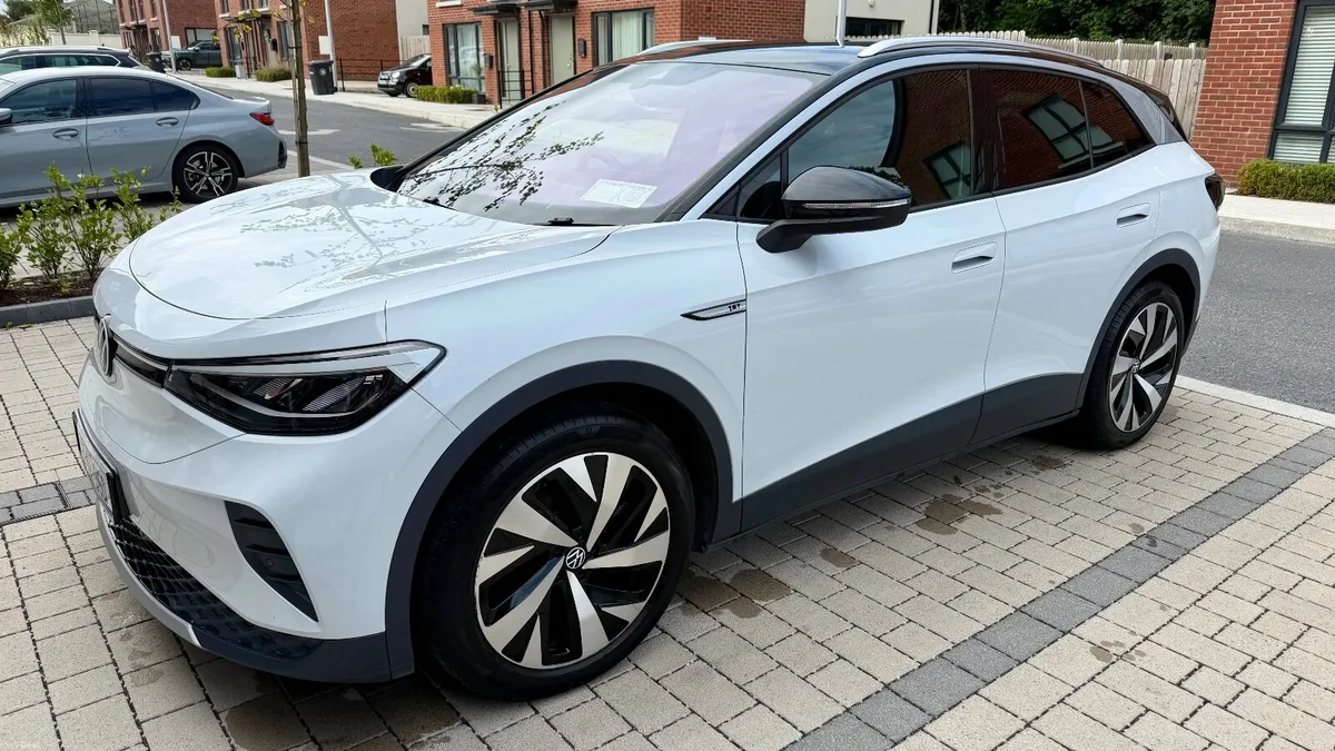 Volkswagen ID.4 82KWH First Warranty, Serviced - Image 4
