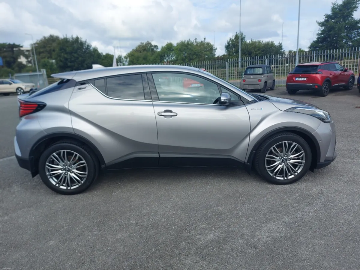 Toyota C-HR 1.8 HYBRID SOL AUTO 4DR - Image 5