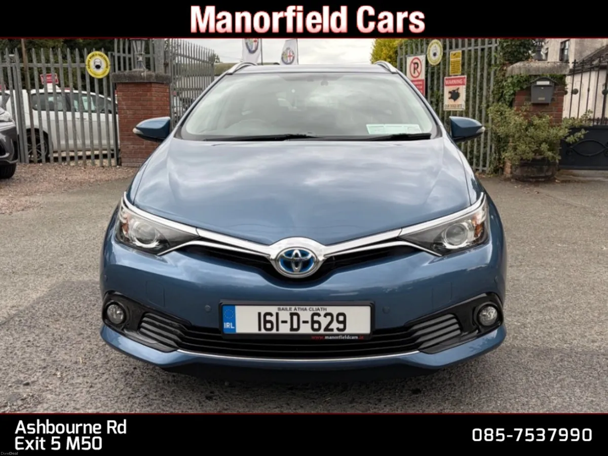 2016 Toyota Auris TOURING Sol 1.8 Petrol Hybrid - Image 2