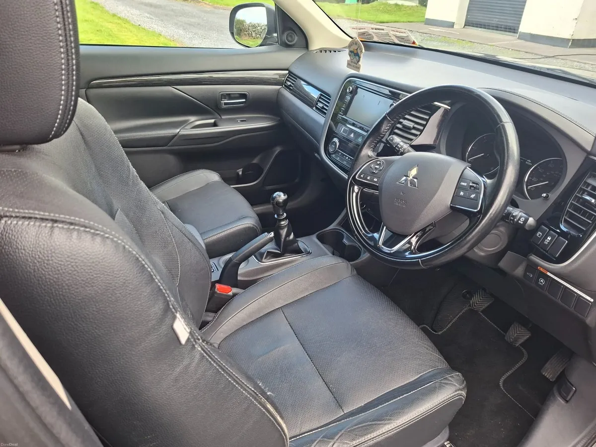 Mitsubishi Outlander 2016 Diesel - Image 2