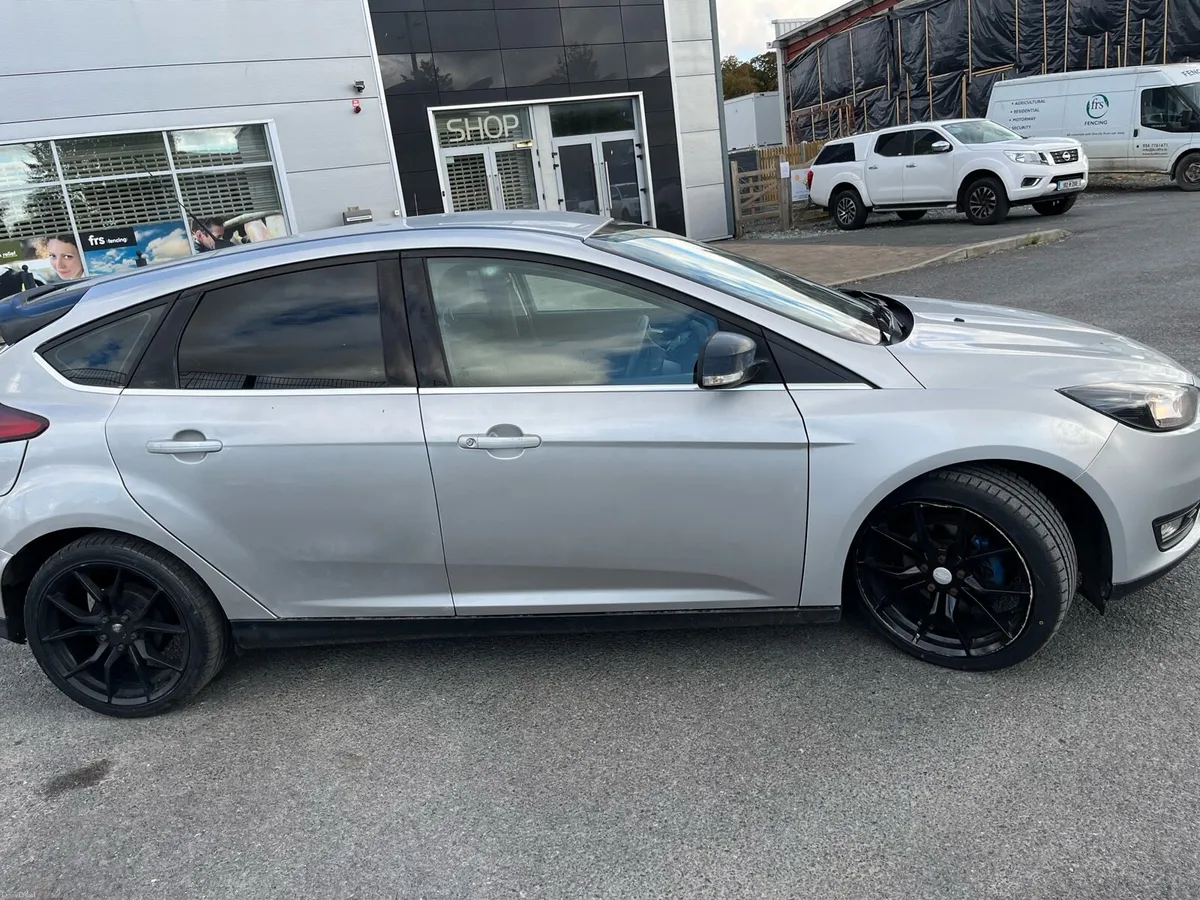 Car - Image 5