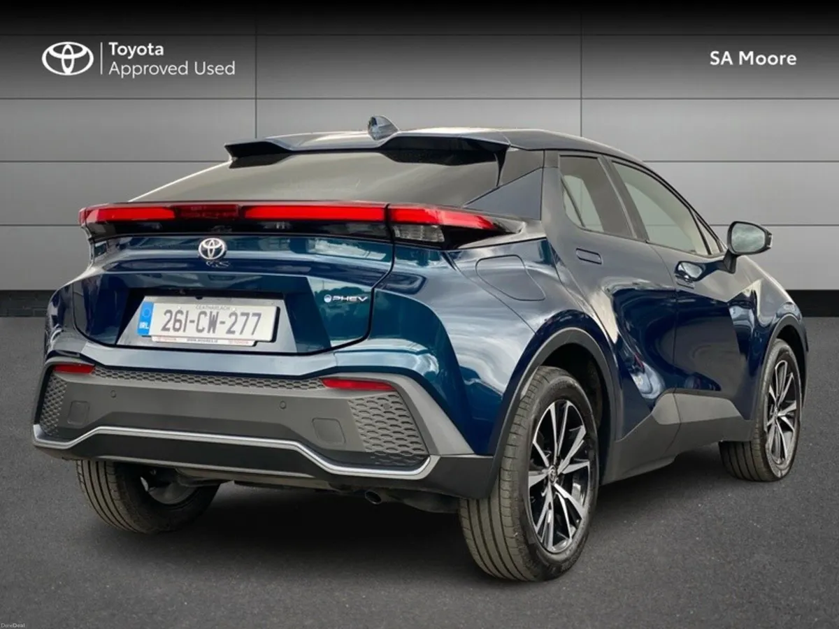 Toyota C-HR PHEV SPORT - Image 2