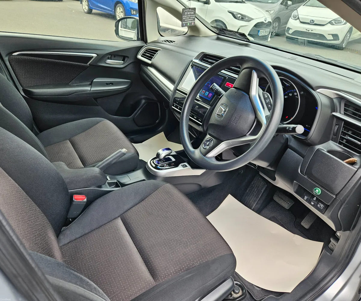 Honda Fit 2017 - Image 4