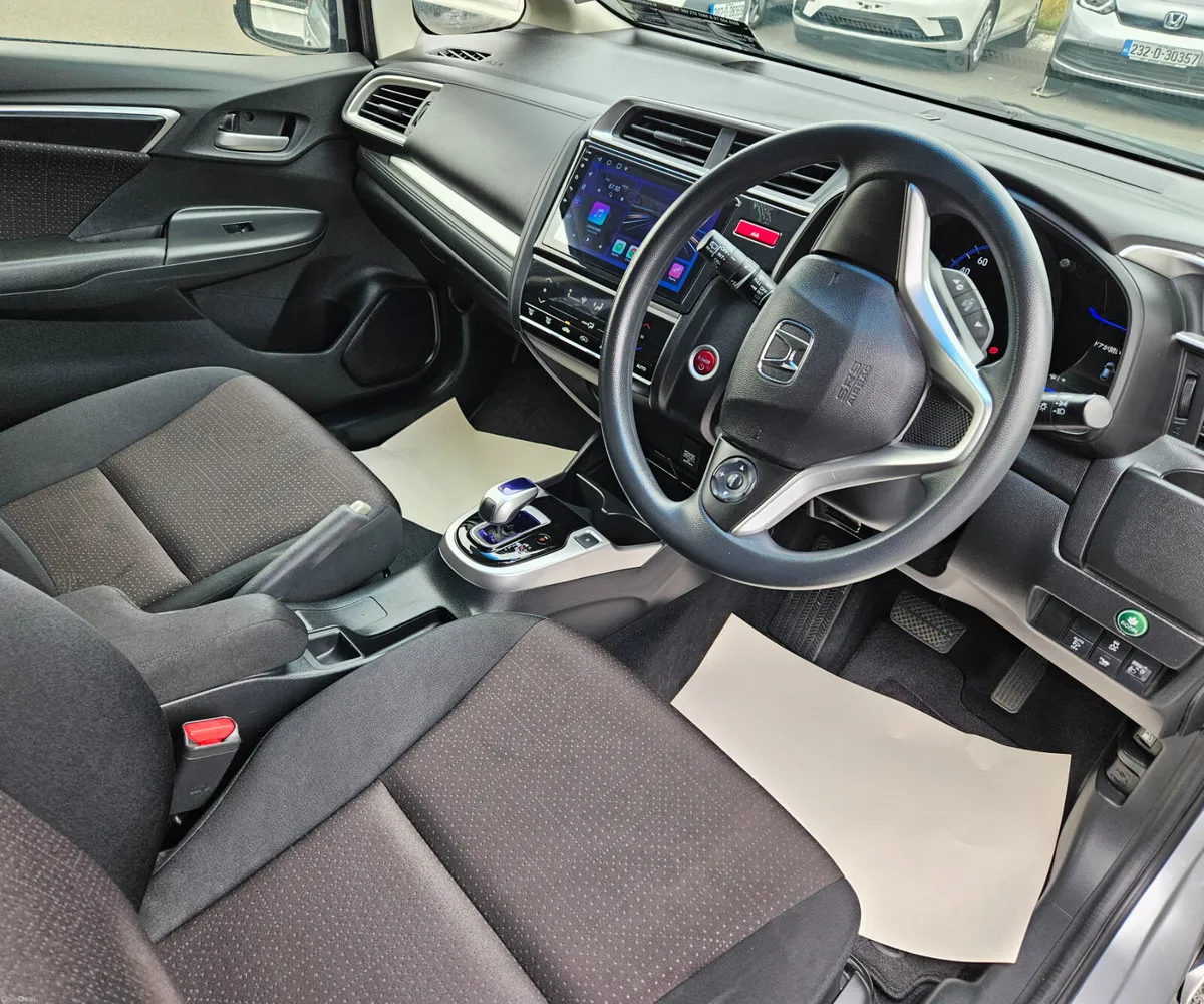 Honda Fit 2017 - Image 6