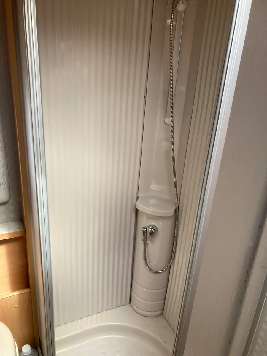 Burstner Camper Elegance Fiat Ducato 2.8 Manual - Image 6