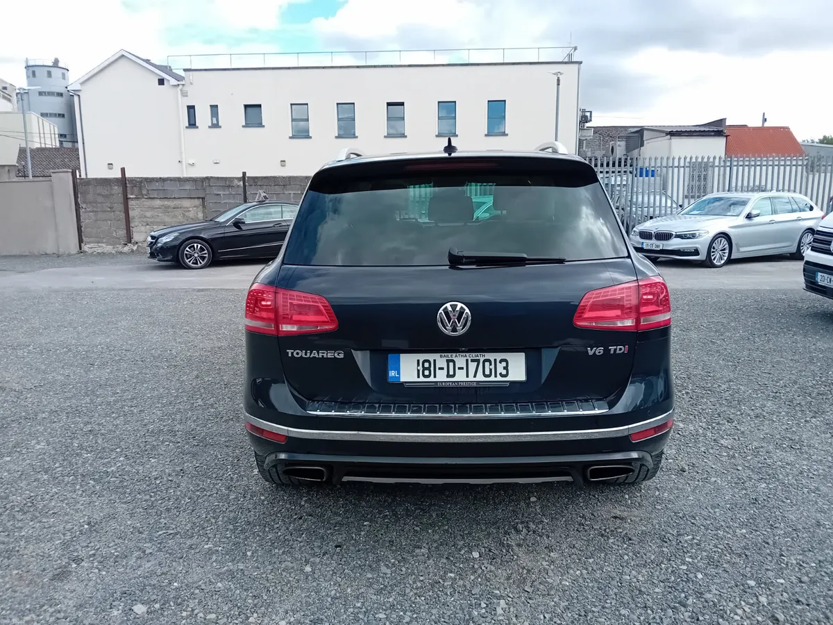 181 VW TOUAREG 3.0TDI V6 AUTO R-LINE  CREW CAB - Image 4