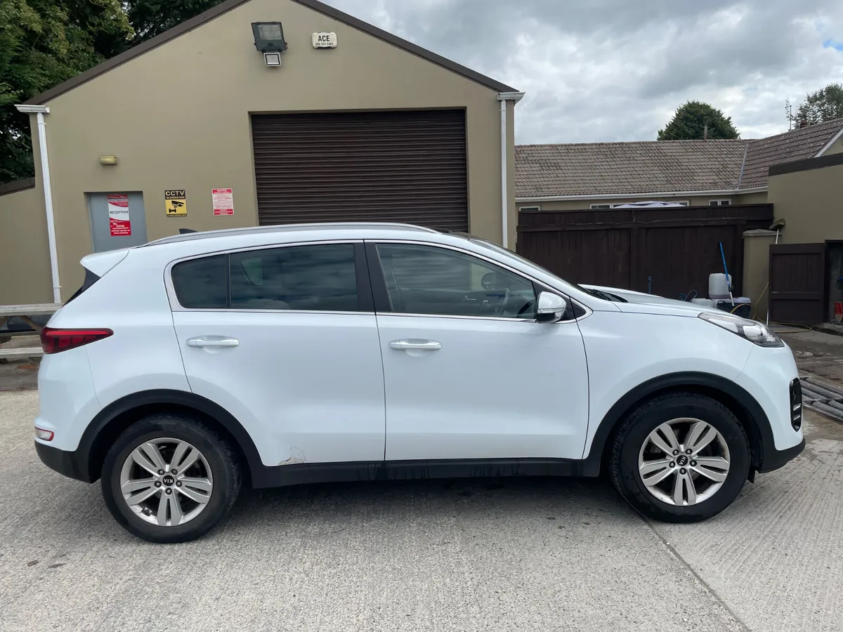 Kia Sportage 2017, platinum, opening pan roof - Image 2