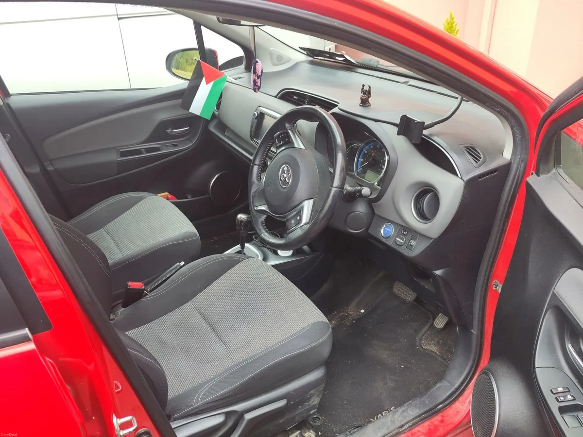 Toyota Yaris 2015 - Image 5