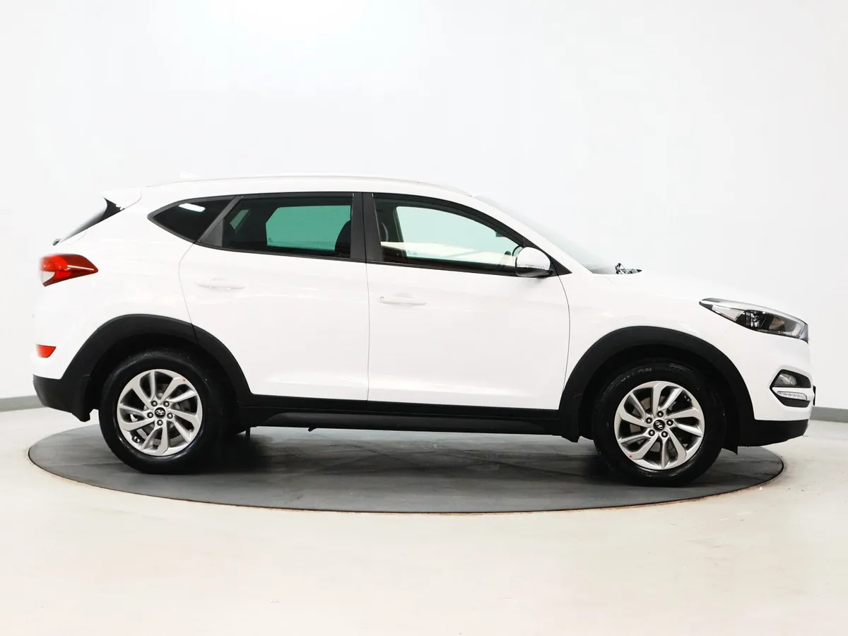 *64* 2016 Hyundai Tucson 1.7 executive - Image 2