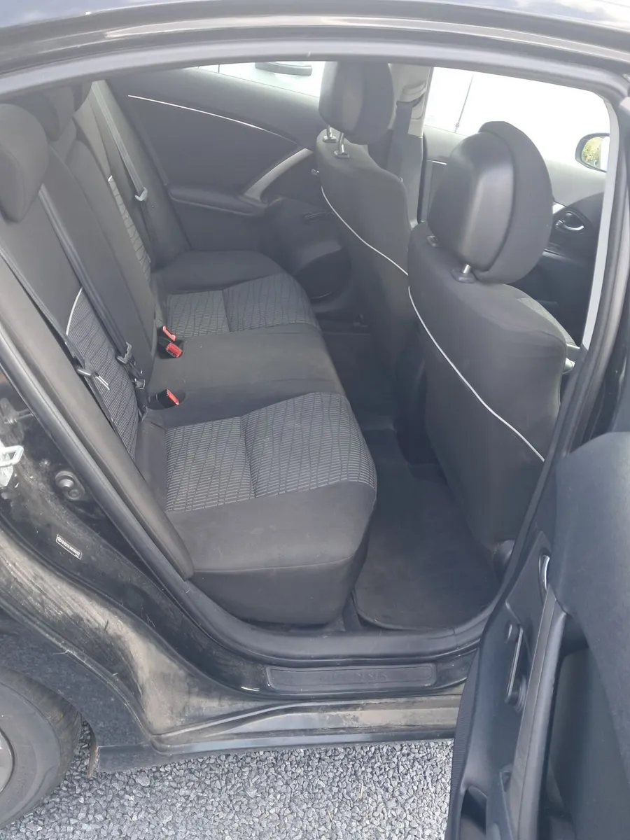 Toyota Avensis 2013 - Image 4