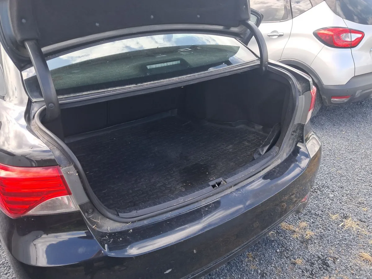 Toyota Avensis 2013 - Image 5