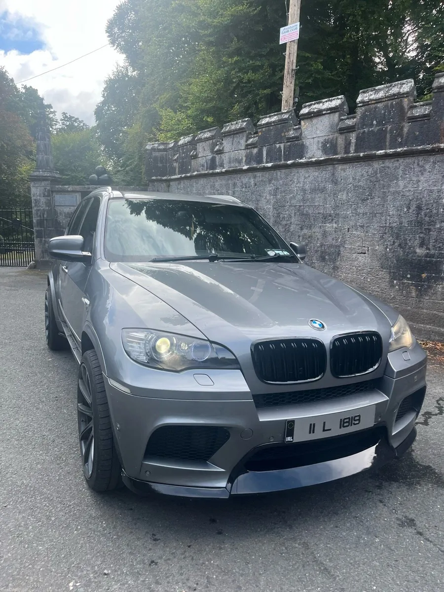 BMW x5m 4.4v8 twin turbo crew cab - Image 1