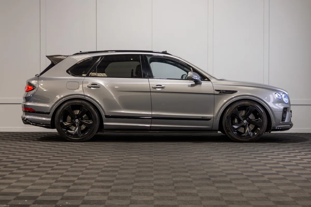 222 Bentley Bentayga 3.0 V6 Hybrid - Image 6