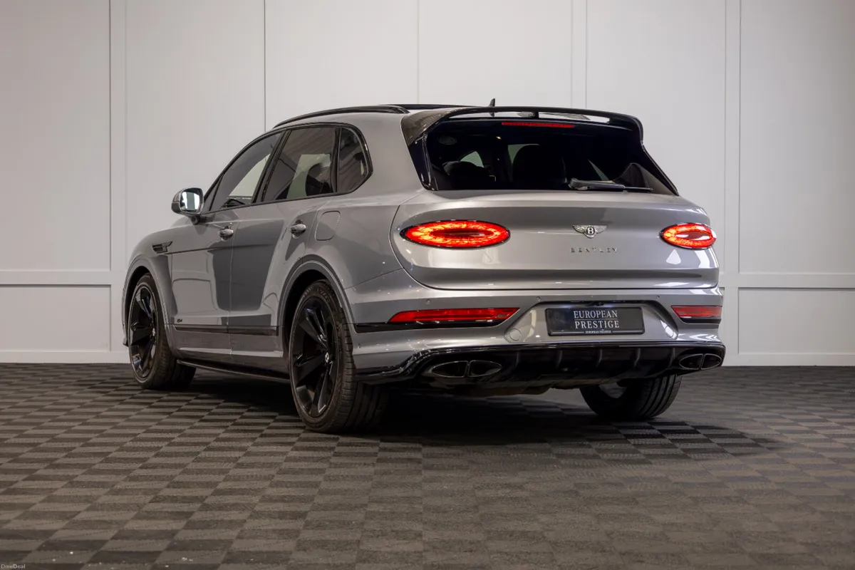 222 Bentley Bentayga 3.0 V6 Hybrid - Image 4