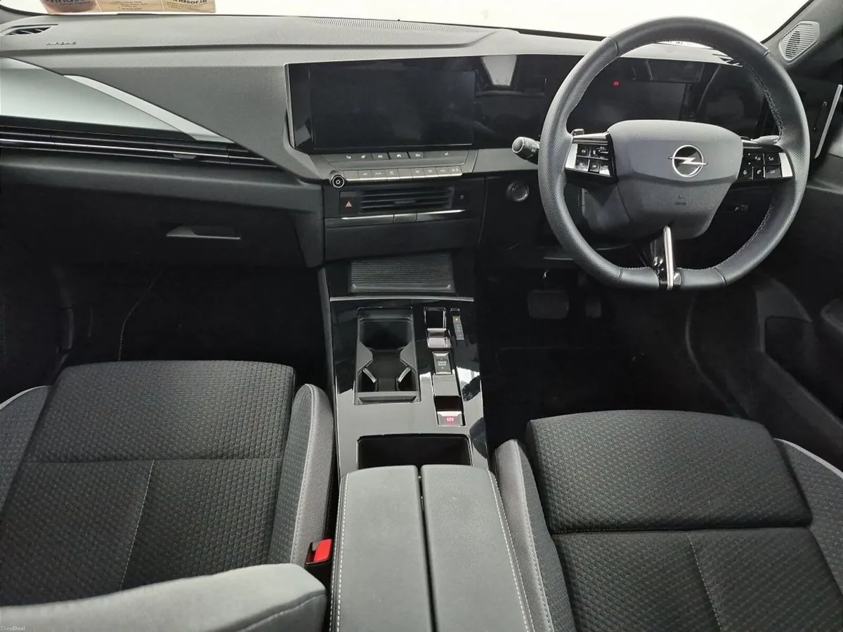 Opel Astra Hybrid Elegance Auto - Image 3