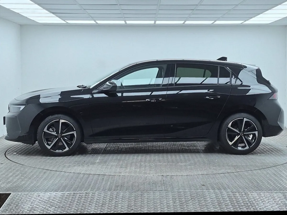 Opel Astra Hybrid Elegance Auto - Image 5