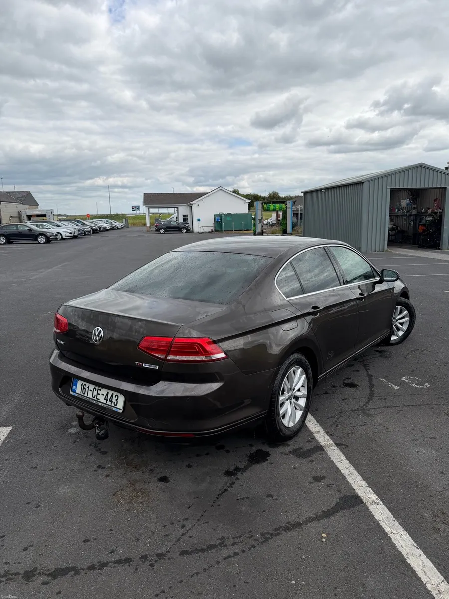 Volkswagen Passat - Image 3