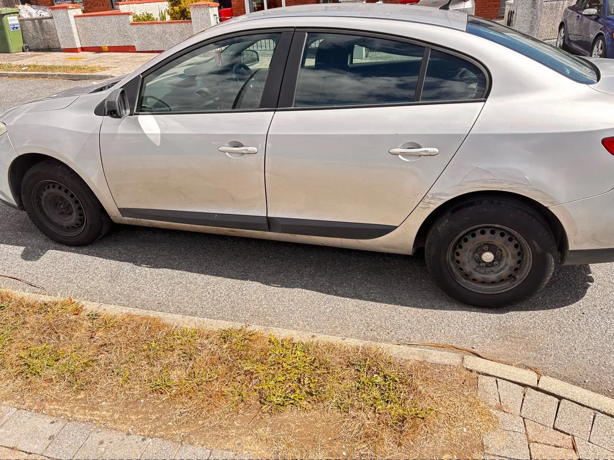 Renault Fluence 2010 - Image 4