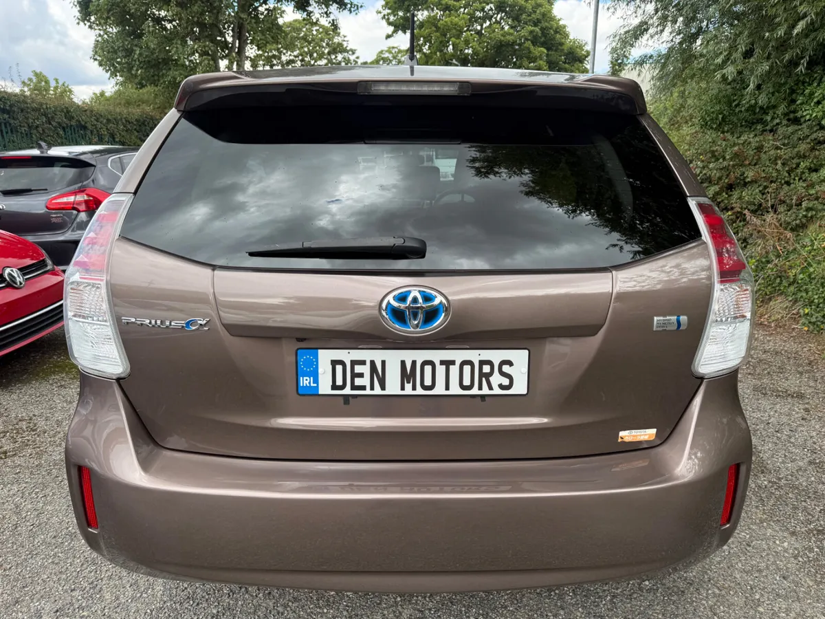 Toyota prius 7 seats! Hi spec!!! - Image 6