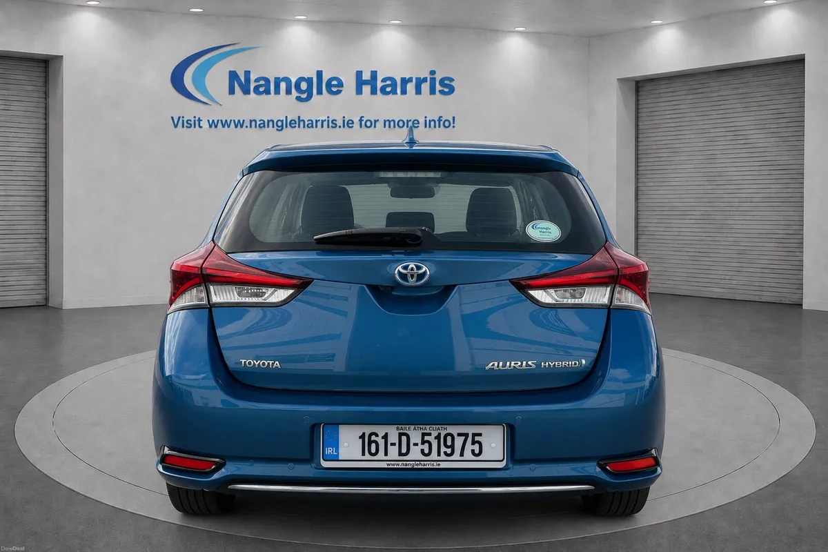 Toyota Auris  Sol hybrid - Image 4