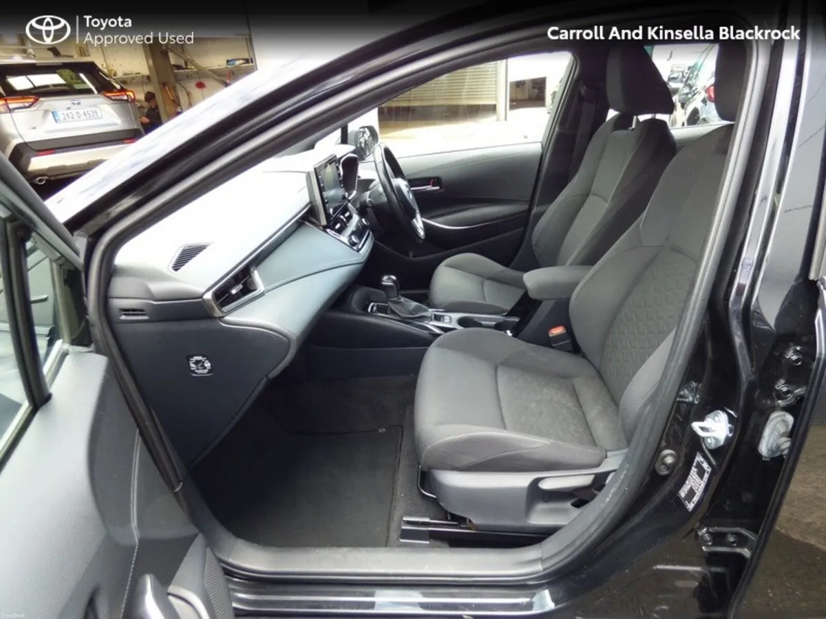 Toyota Corolla Hybrid Luna Touring Sport - Image 6