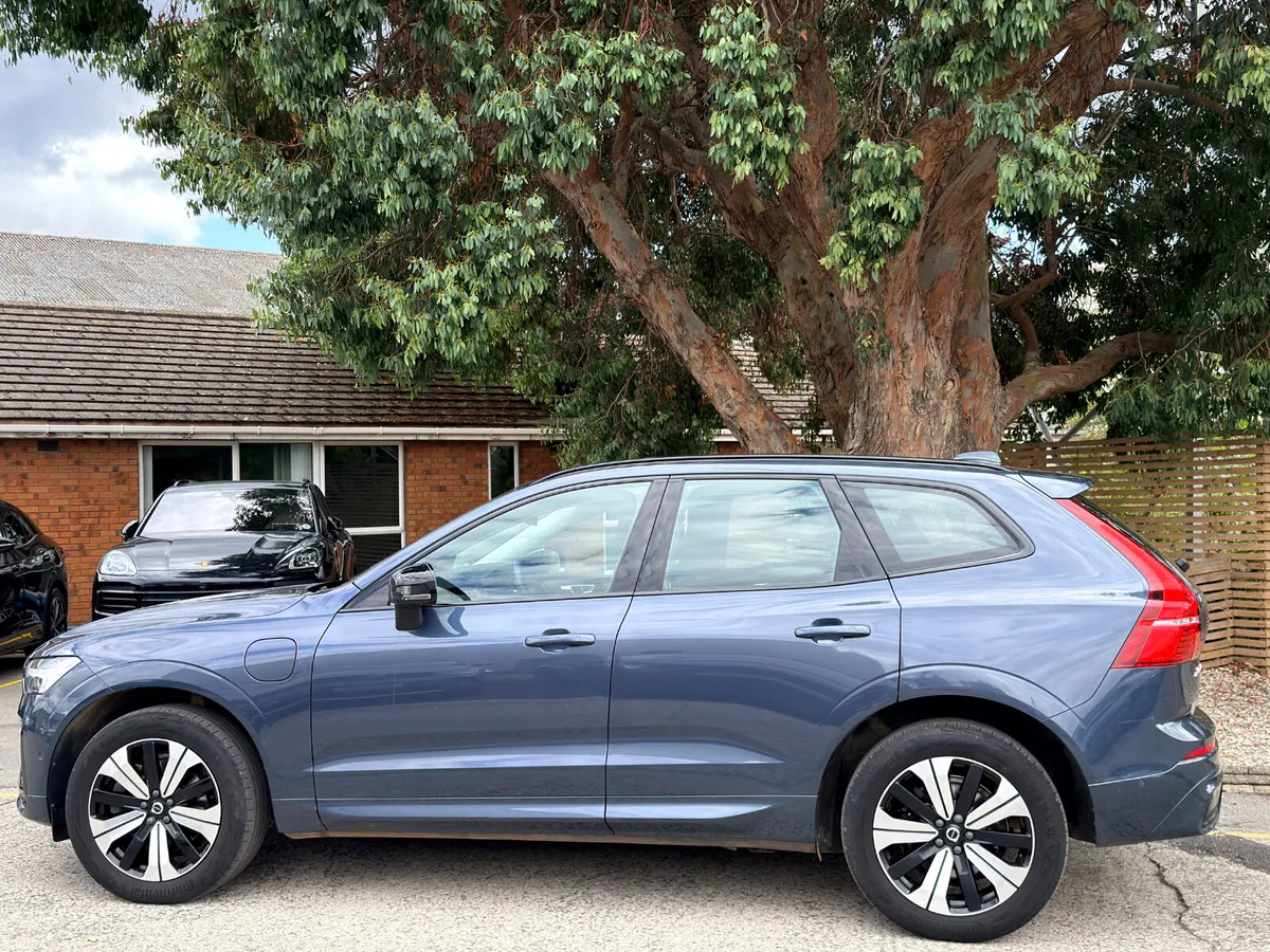 2023 Volvo XC60..T6 AWD..RECHARGE..SUNROOF.. - Image 3