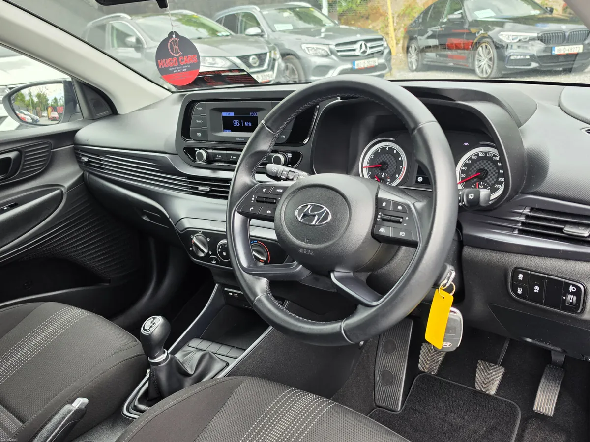 2022 Hyundai i20 Classic/1 Owner/1yr Warranty - Image 5
