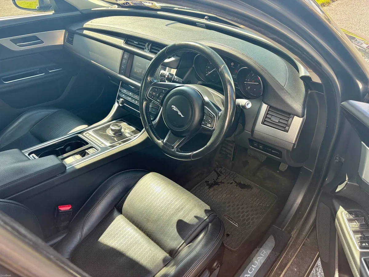 Jaguar XF 2017 - Image 5