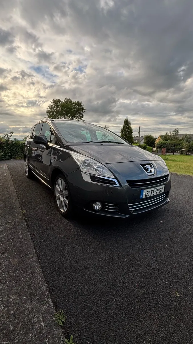 Peugeot 5008 2013 - Image 1