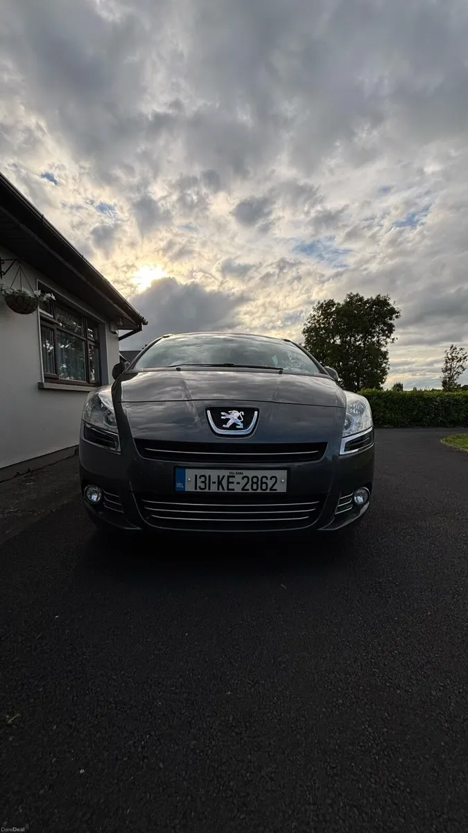 Peugeot 5008 2013 - Image 2
