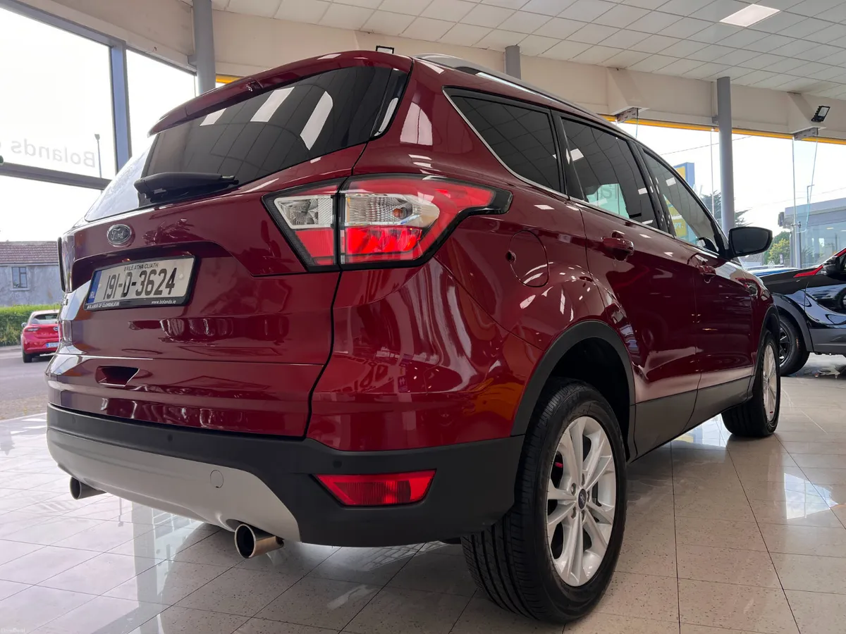 High Spec Perfect Condition TITANIUM Manual Diesel - Image 2