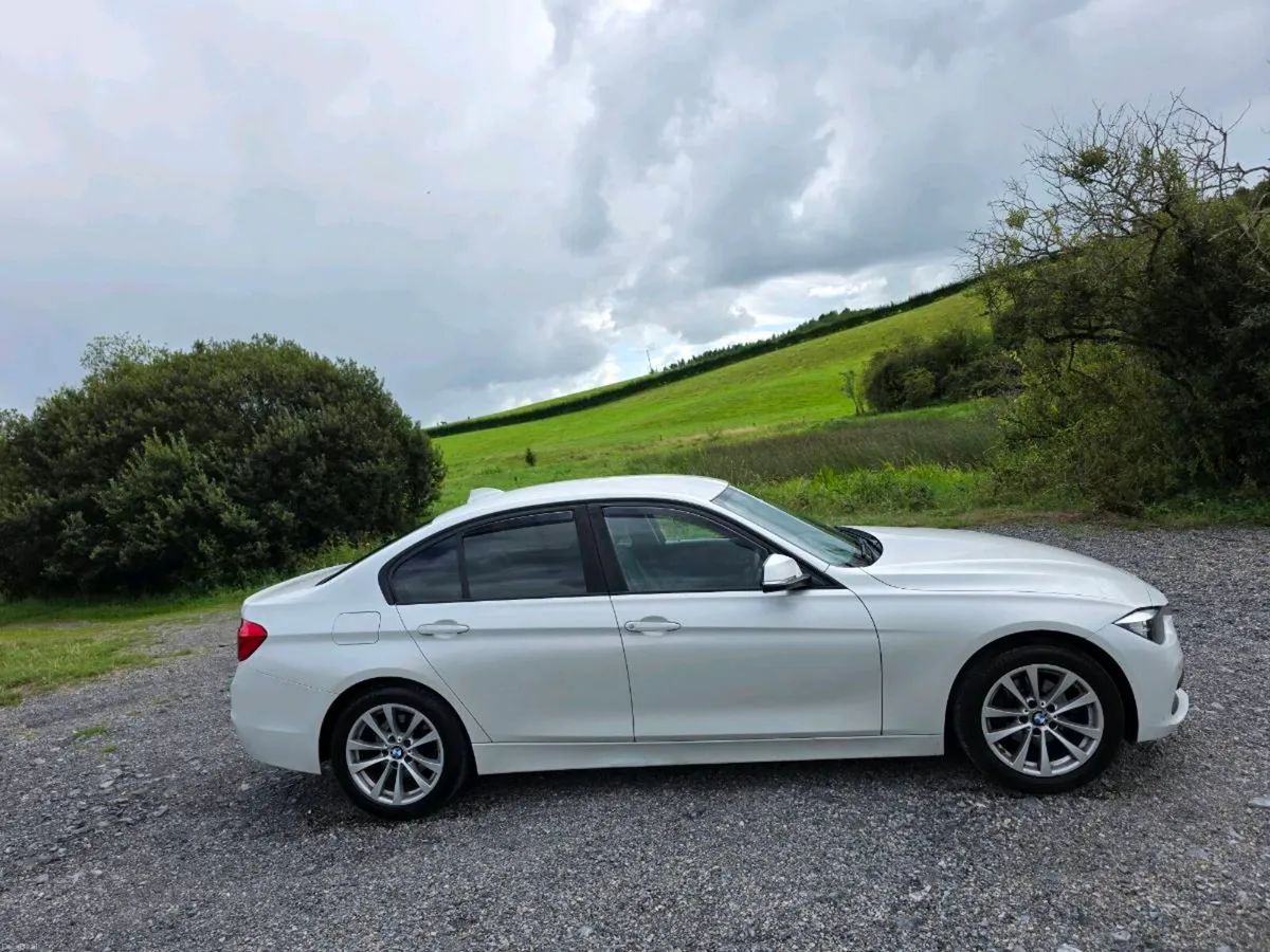 🔵2017 BMW 318 SE AUTOMATIC  🔵 - Image 5