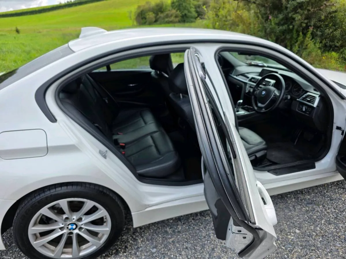 🔵2017 BMW 318 SE AUTOMATIC  🔵 - Image 6