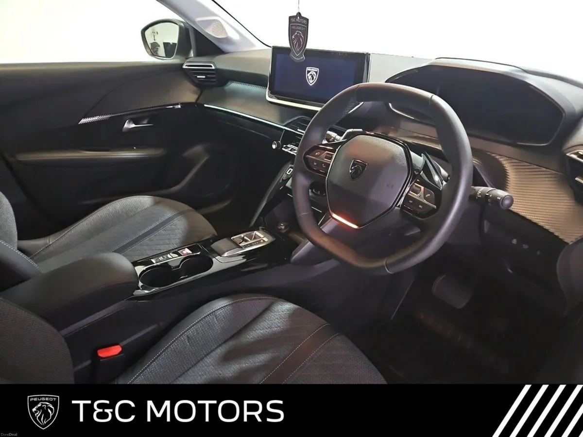 Peugeot 208 *Low Mileage Hybrid* Allure Model - Fr - Image 6