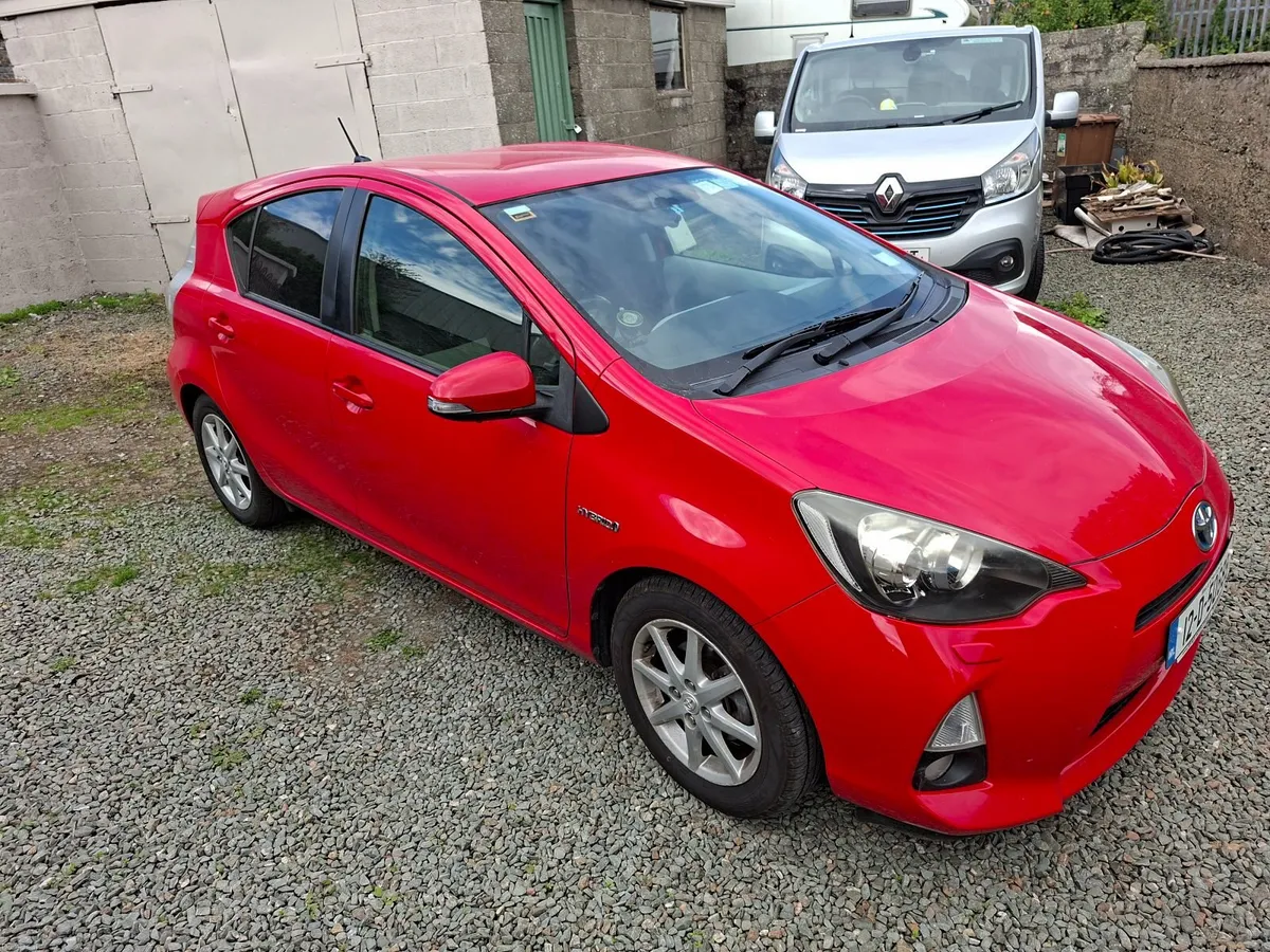Toyota Aqua 2012 - Image 2