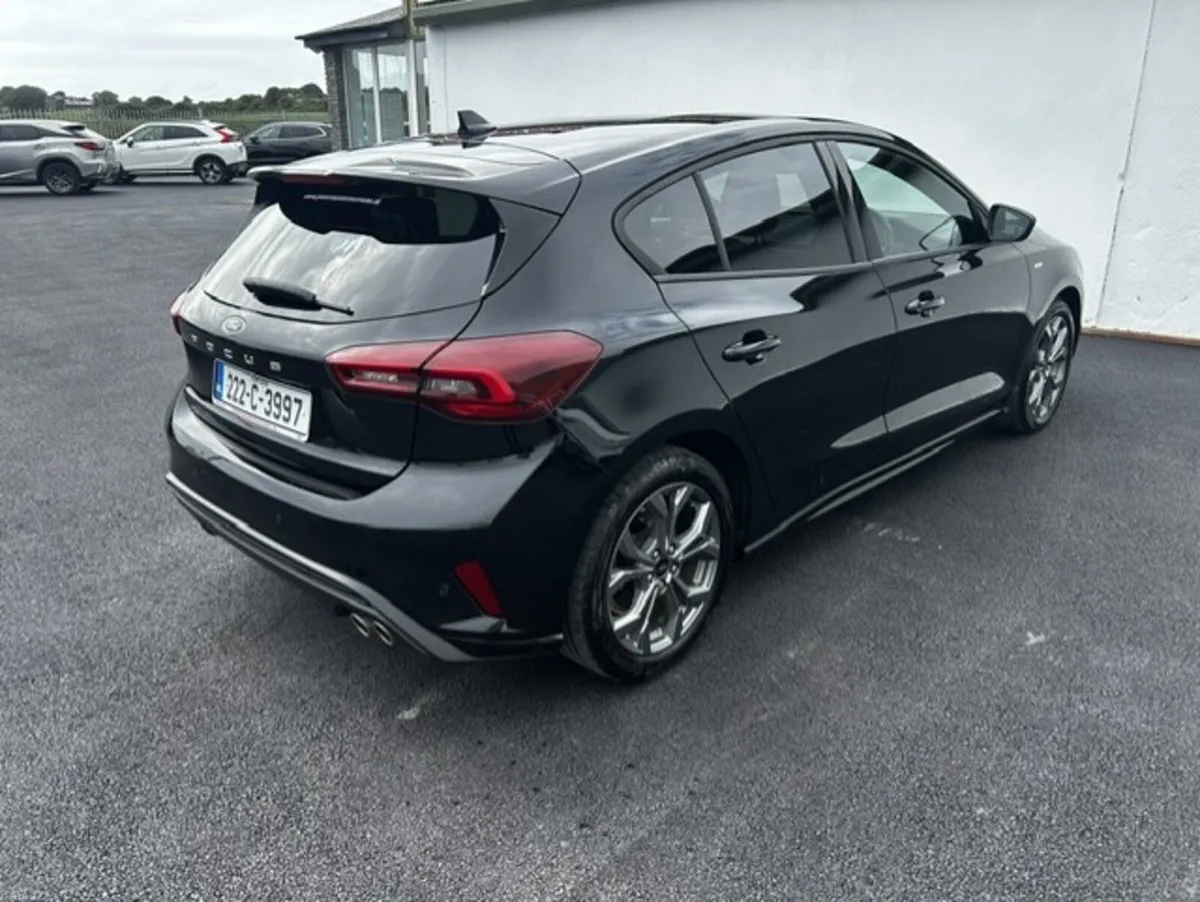 Ford Focus 2022 - Image 4