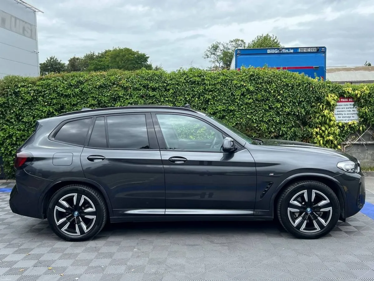 BMW iX3 M-SPORT AUTO // OPENING PAN ROOF // LEATHE - Image 3