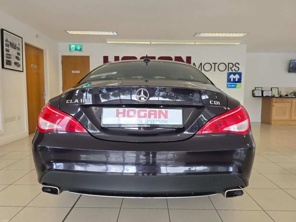 Mercedes-Benz CLA 180 CDI Urban Automatic - Image 5