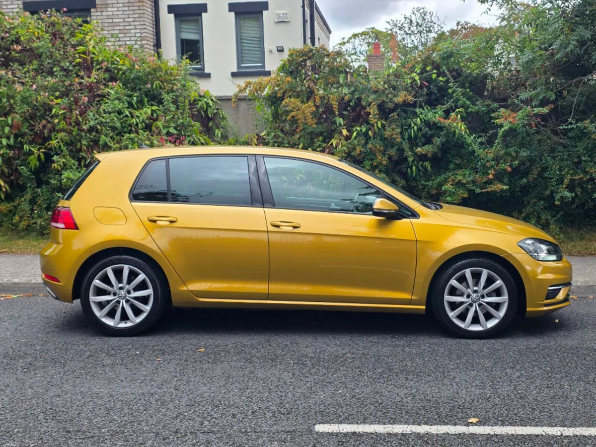Volkswagen Golf Highline 1.0tsi M6F 110HP 5DR - Image 2