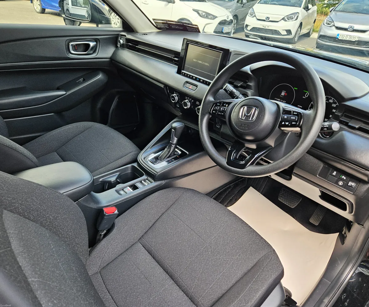 Honda Vezel 2023 1.5 Petrol Hybrid 23kmiles only - Image 6