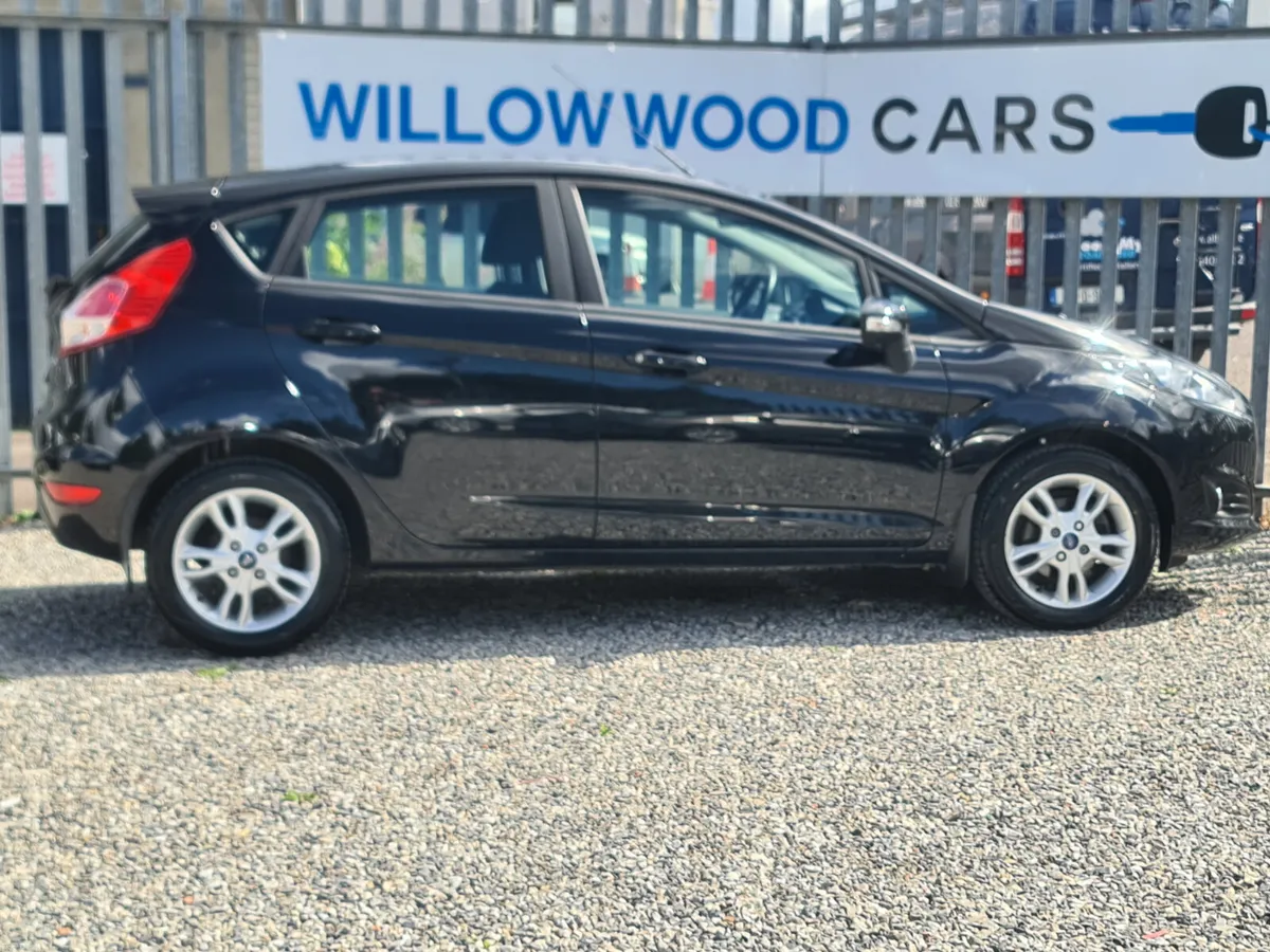 Ford Fiesta 1.25 zetec 5dr hatchback 2017 - Image 5